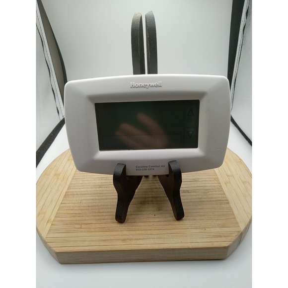 Honeywell TH7220U1035 7 Day Touchscreen Programable Illuminated Thermostat Paint - Picture 6 of 16